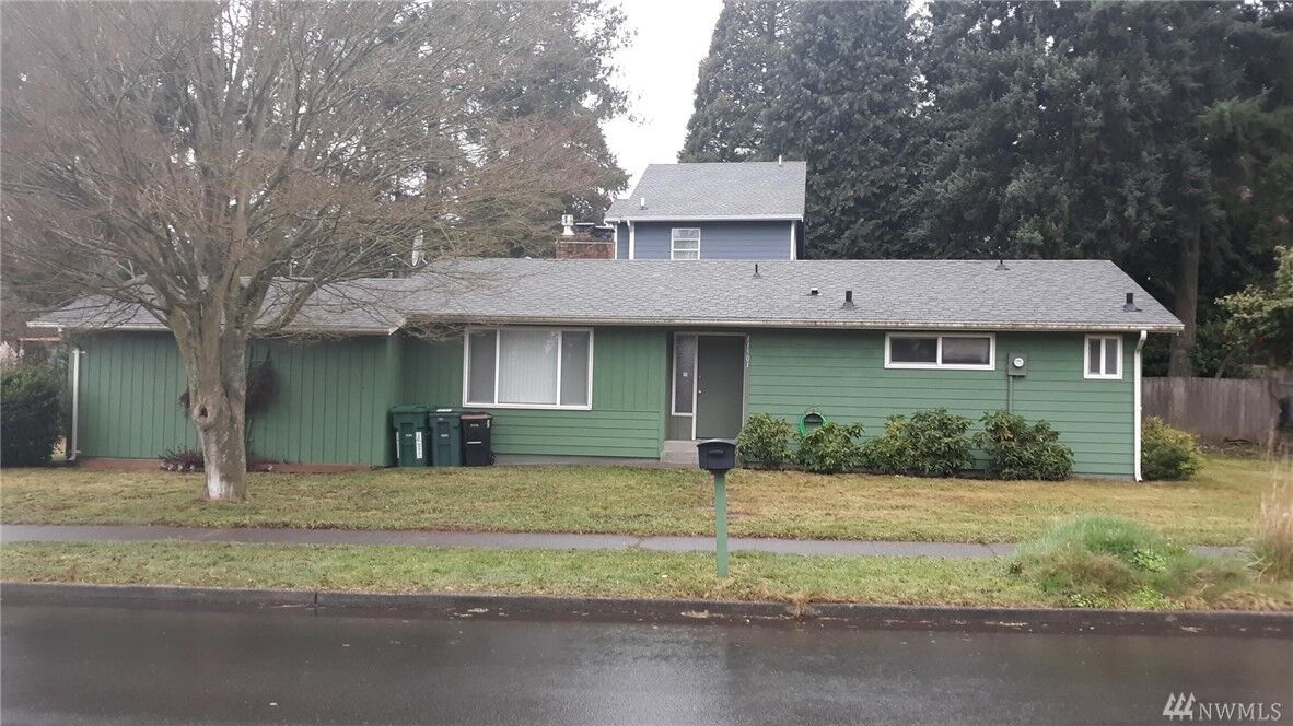 Property Photo: 11501 Roosevelt Wy NE WA 98125