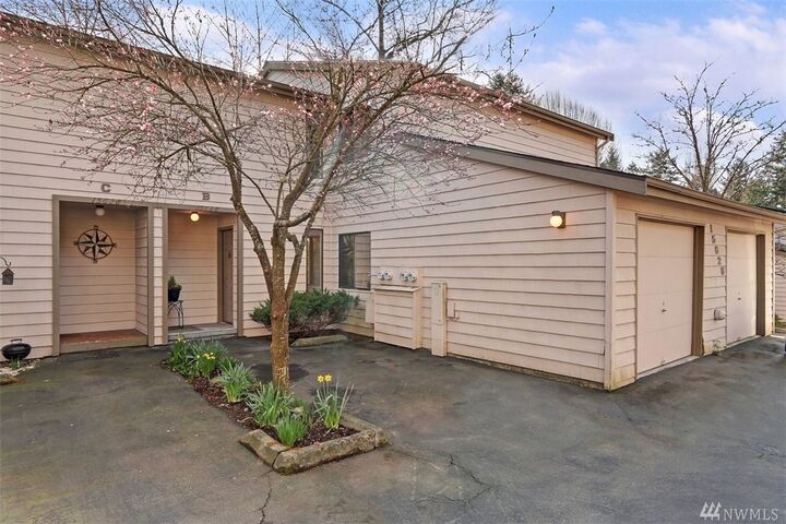 15628  8th Avenue SW B  Burien WA 98166 photo