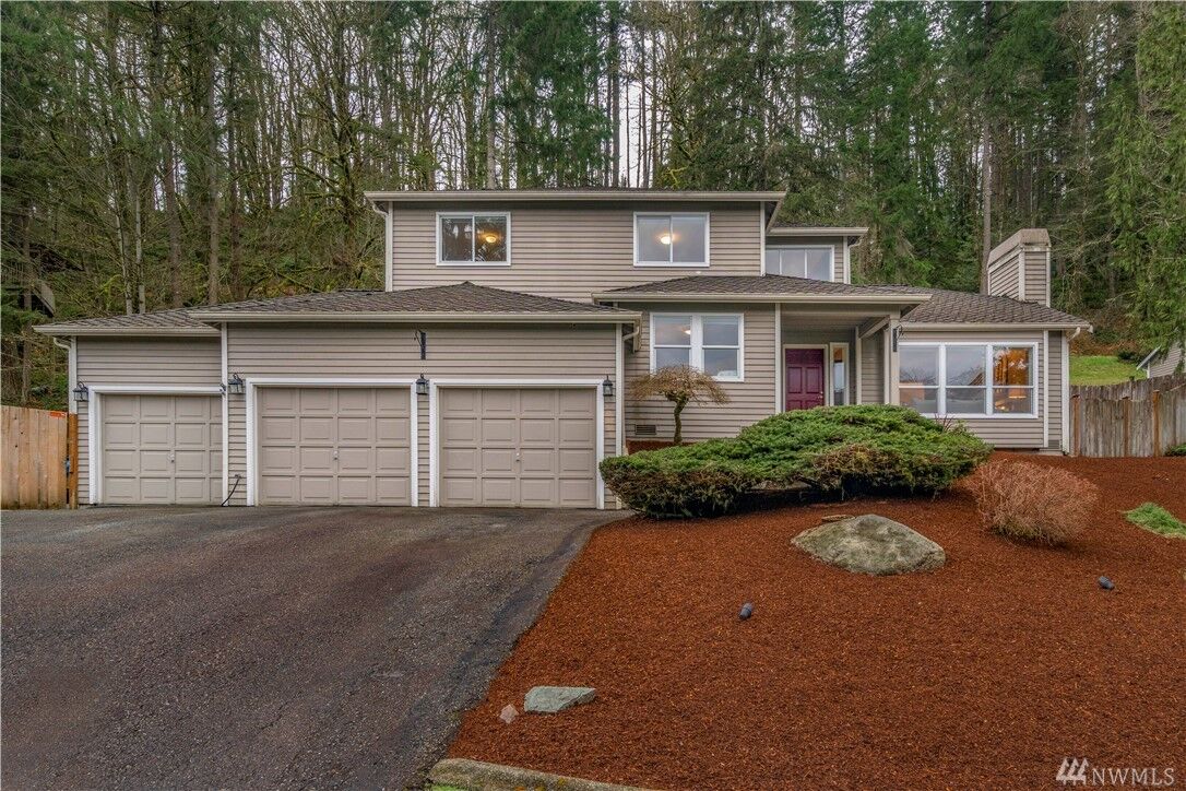 Property Photo:  21013 SE 138th Place  WA 98027 