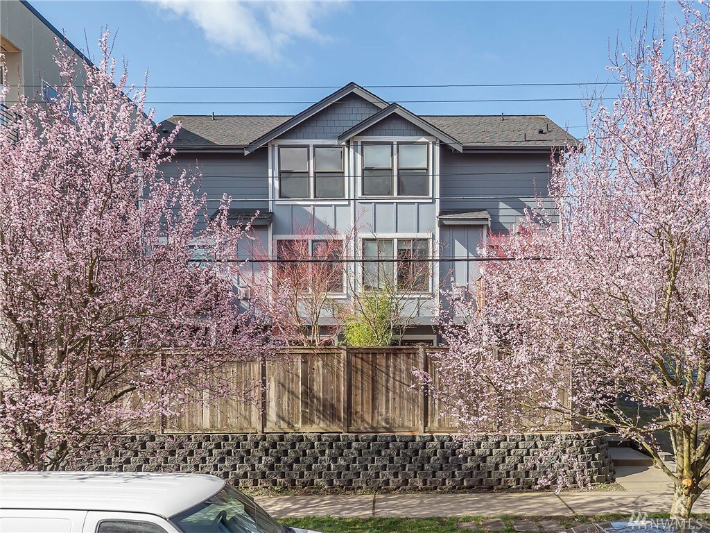 Property Photo:  9225 Ashworth Ave N A  WA 98103 