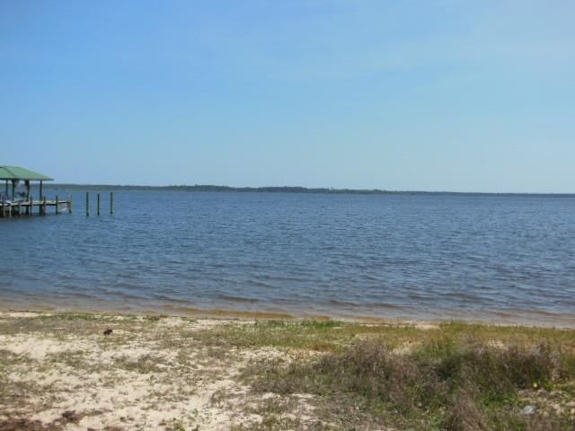 Property Photo: 7359 Owensville Rd FL 32583