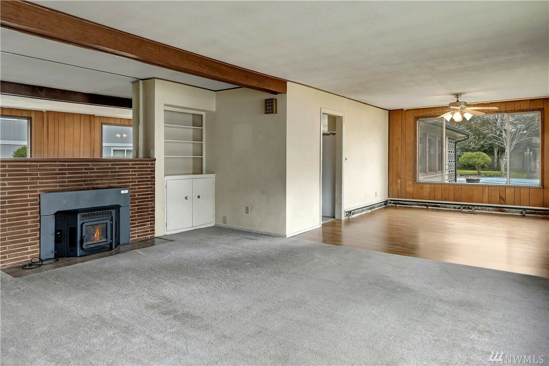 Property Photo:  617 Alder Ave  WA 98294 