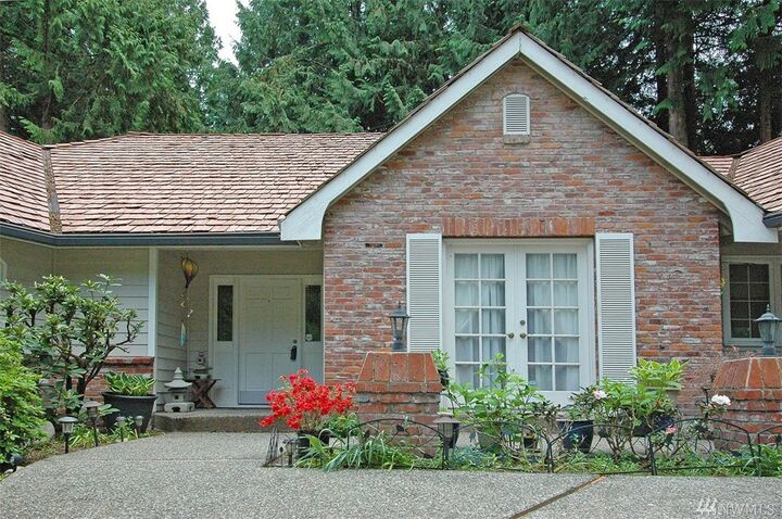 Property Photo:  22105 NE 28th Place  WA 98074 