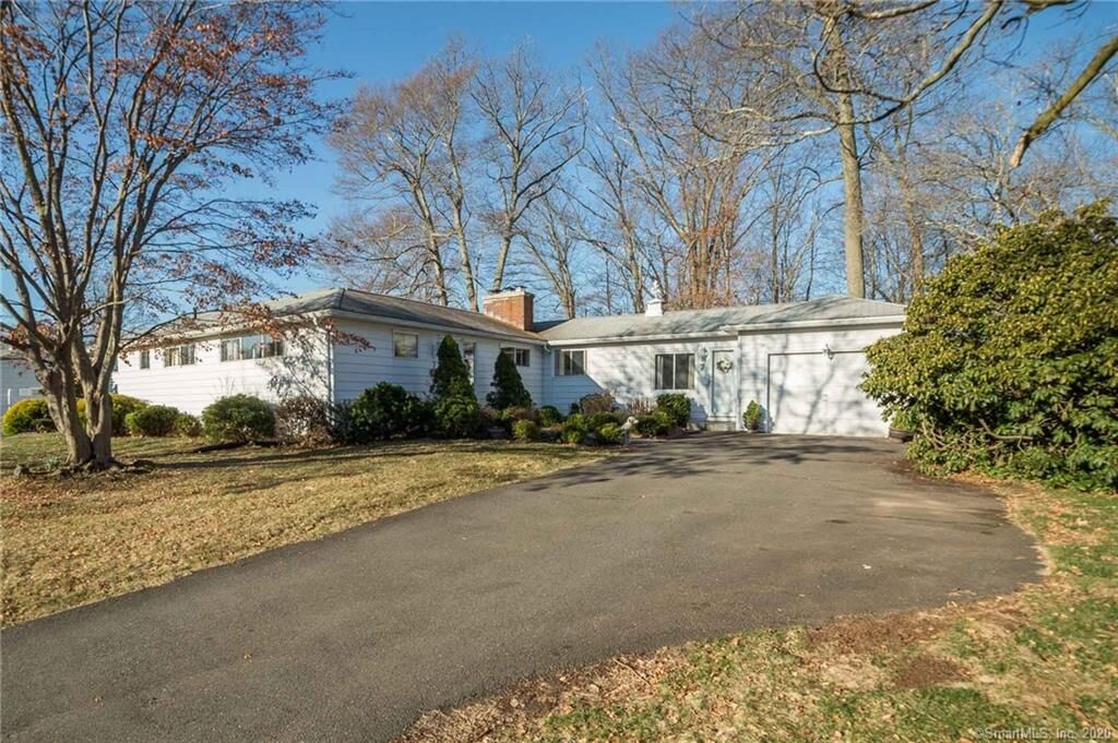 Property Photo:  7 Chestnut Lane  CT 06110 