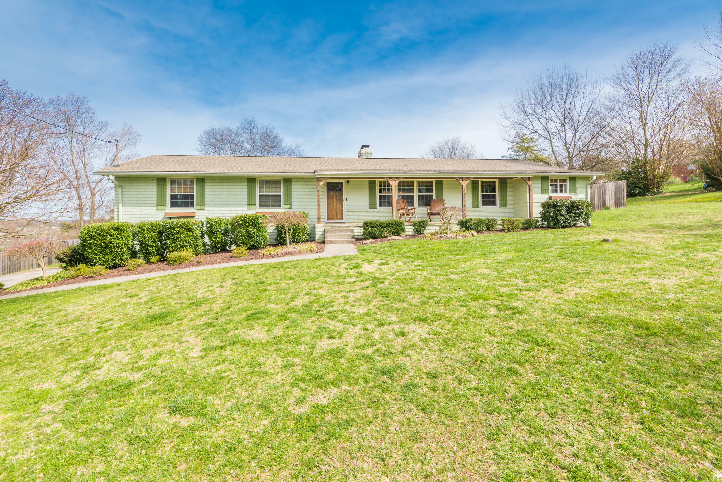 Property Photo:  212 Clearfield Rd  TN 37922 