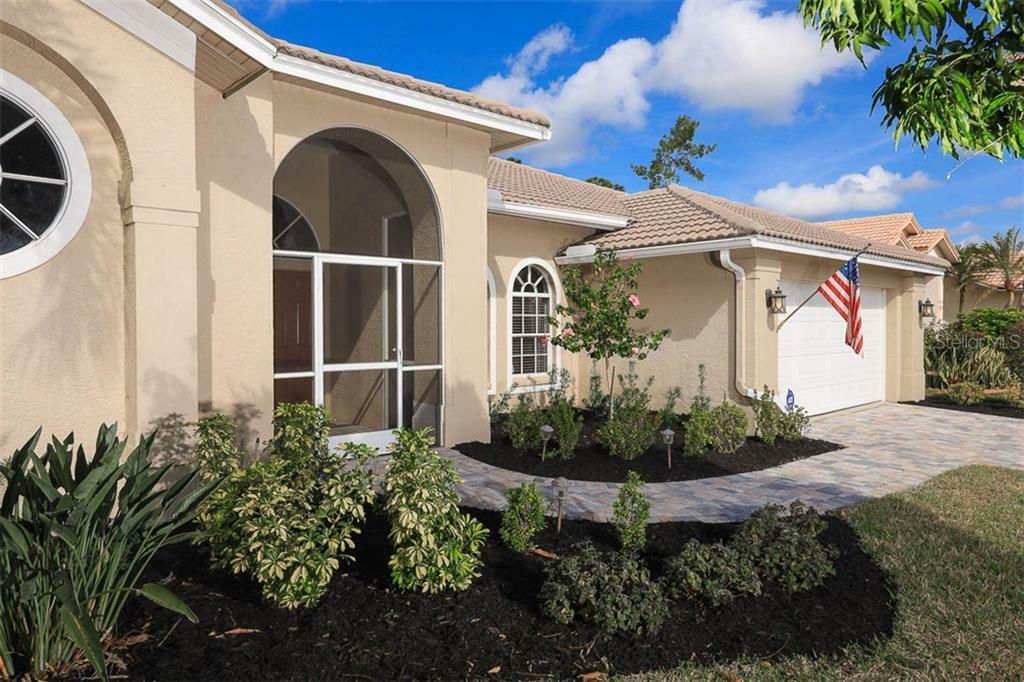 Property Photo:  8930 Huntington Pointe Drive  FL 34238 