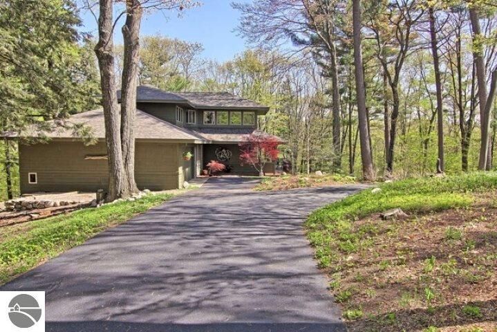 2866 Keewaydin Trail  Traverse City MI 49686 photo