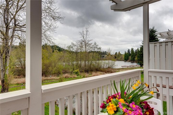 7526  129th Place SE F-105  Newcastle WA 98056 photo