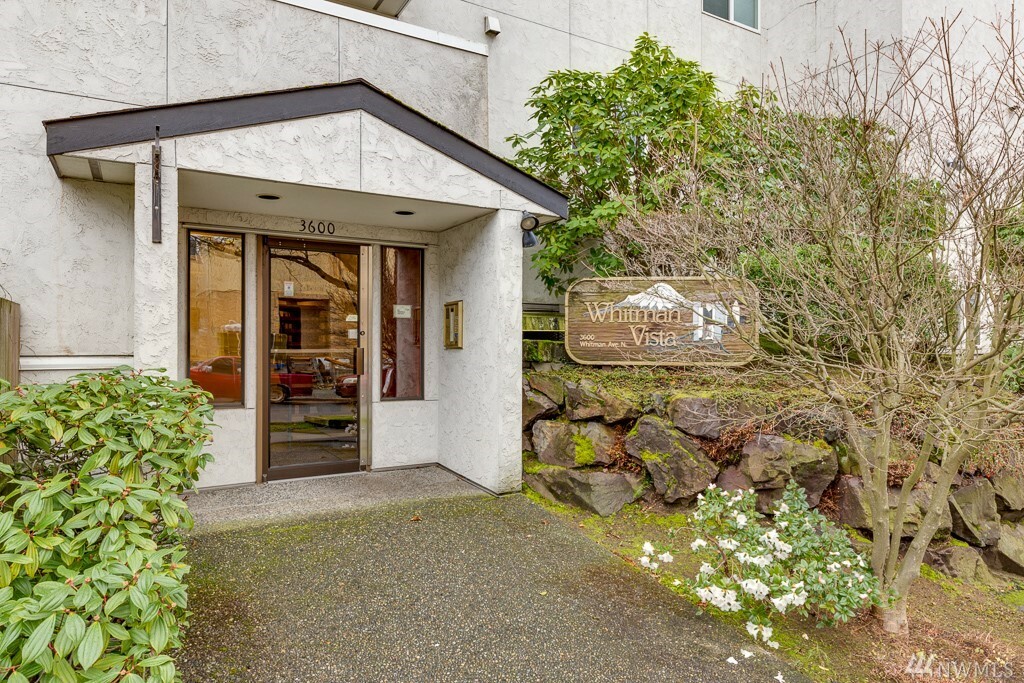 Property Photo:  3600 Whitman Ave N 105  WA 98103 