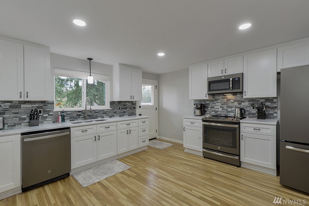 Property Photo: 6004 12th Street NE WA 98422