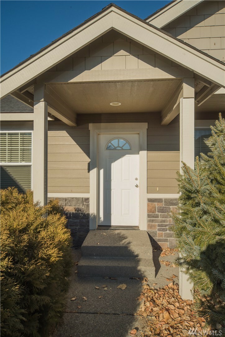 Property Photo:  111 W Courtney Ct  WA 98926 