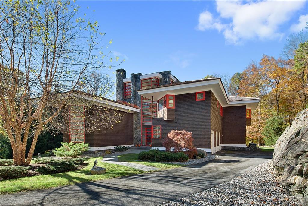 Property Photo:  14 Rock Shelter Road  NY 10597 