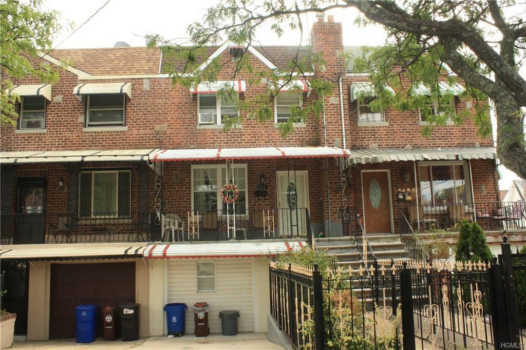 Property Photo:  1452 Arnow Avenue  NY 10469 