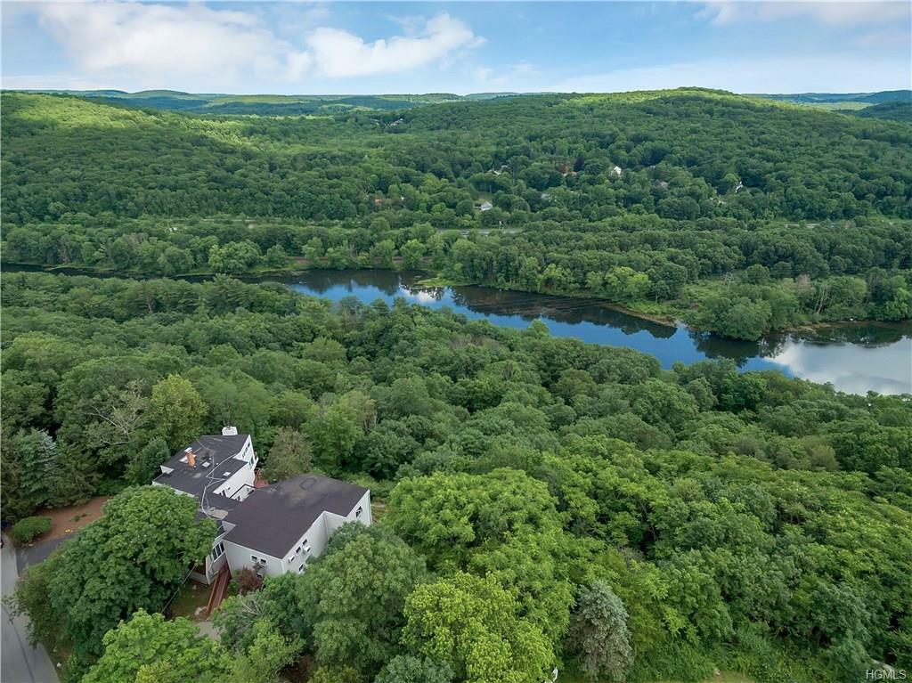 Property Photo:  28 Ridge Way  NY 10578 