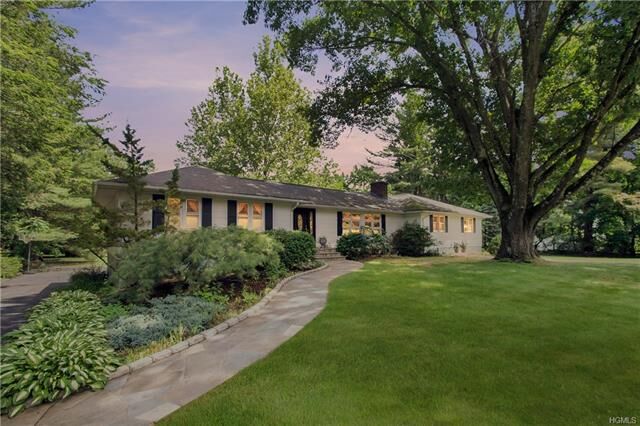 540 Hilltop Road  Yorktown Heights NY 10598 photo