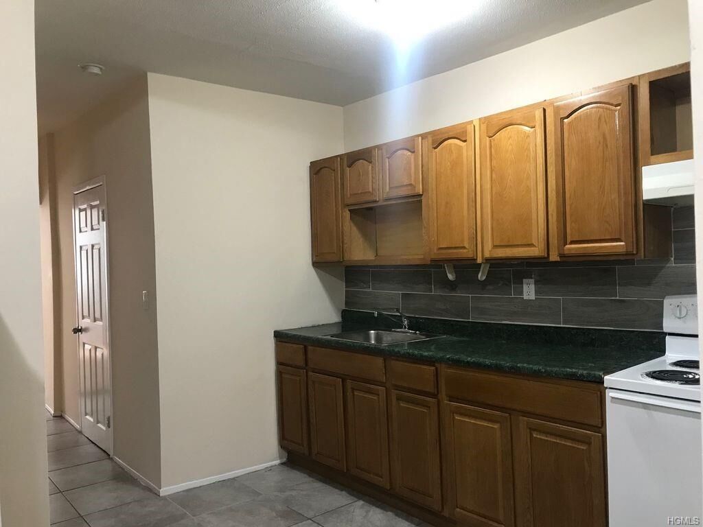 Property Photo:  1178 E Tremont Avenue  NY 10460 