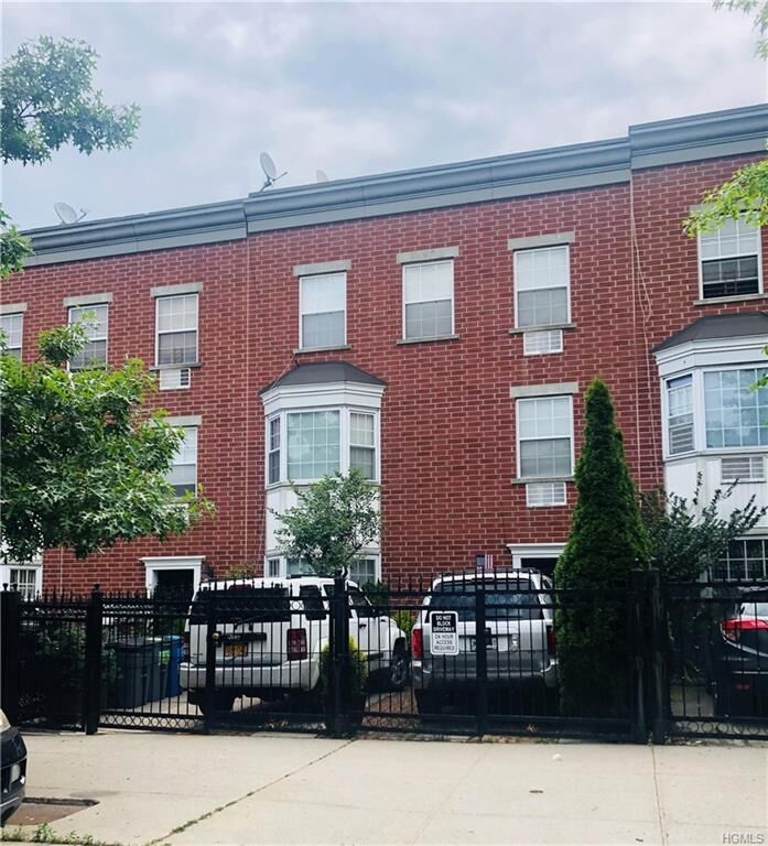 Property Photo:  1308 Hoe Avenue  NY 10459 