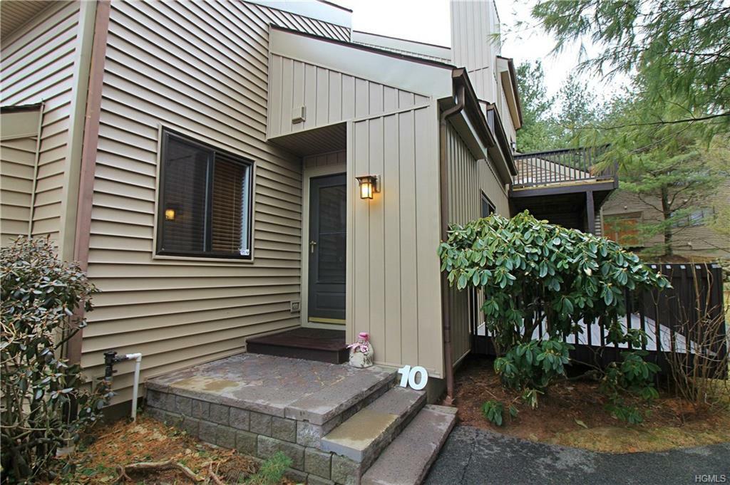 Property Photo:  10 Nicole Circle 9  NY 10562 