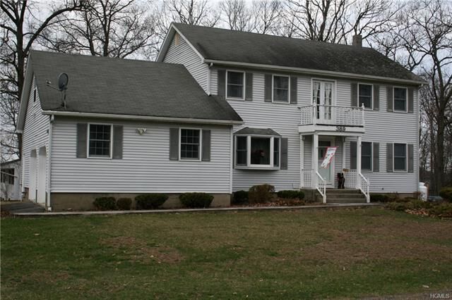 Property Photo:  389 Chestnut Avenue  NY 12553 