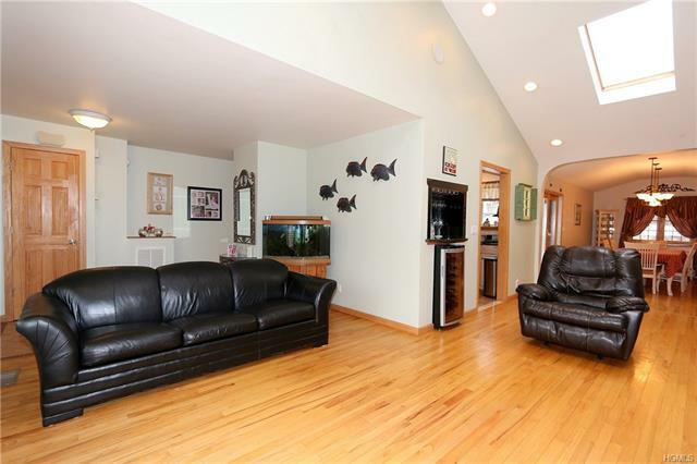 Property Photo:  3407 N Shelley Street  NY 10547 