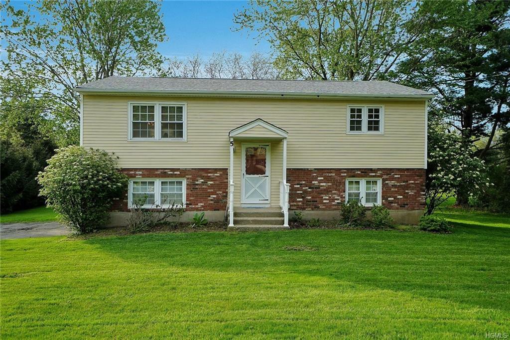 Property Photo:  5 Peter Bush Drive  NY 10950 