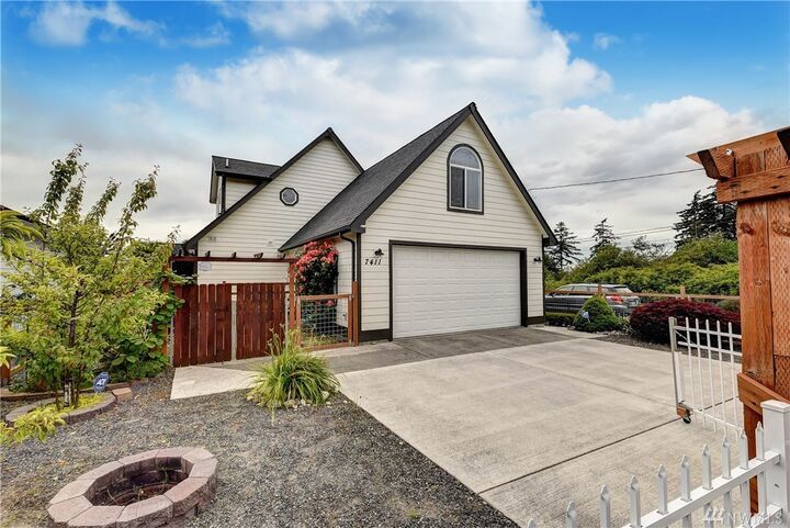 Property Photo: 7411 Sunset Dr WA 98230