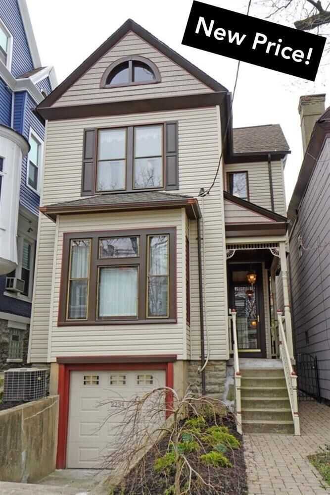 Property Photo: 2234 Kemper Ln OH 45206