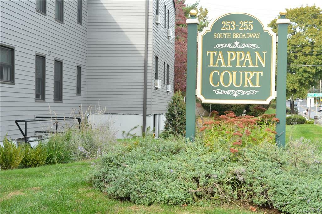 Property Photo:  12 Tappan Landing Road 51B  NY 10591 