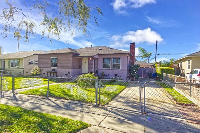 Property Photo:  555 S Dos Caminos Avenue  CA 93003 