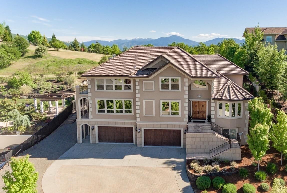 Property Photo:  108 Monterey Drive  OR 97504 