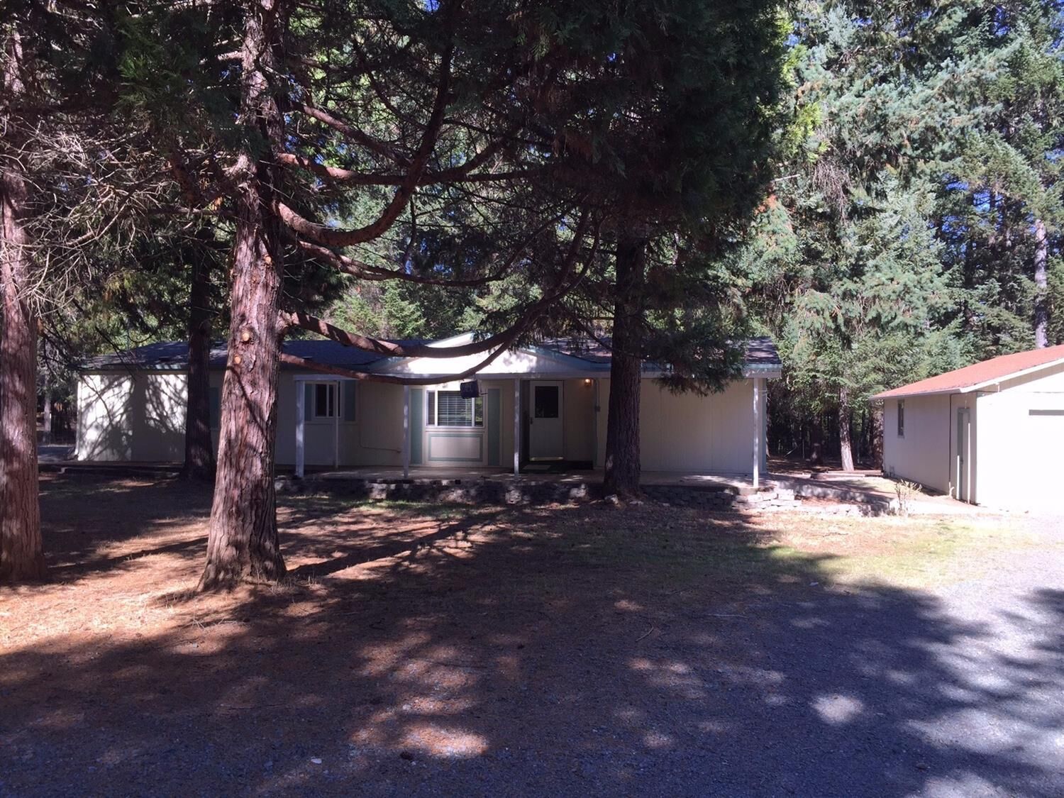 Property Photo: 1846 Queens Branch Road OR 97537