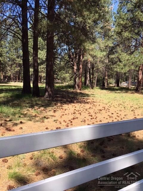 Property Photo: 59903 Hopi Road OR 97702