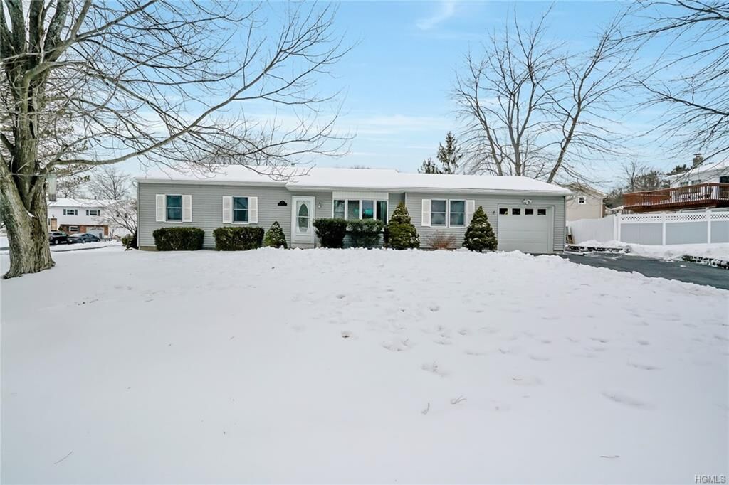 Property Photo:  4 Patriot Lane  NY 10992 
