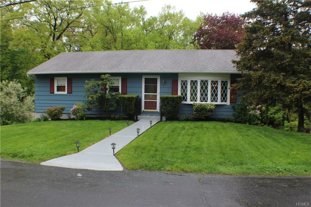 Property Photo:  20 Faye Avenue  NY 12553 