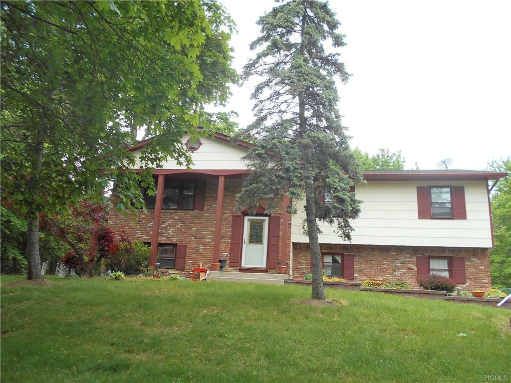 Property Photo:  1 Lariat Court  NY 10956 