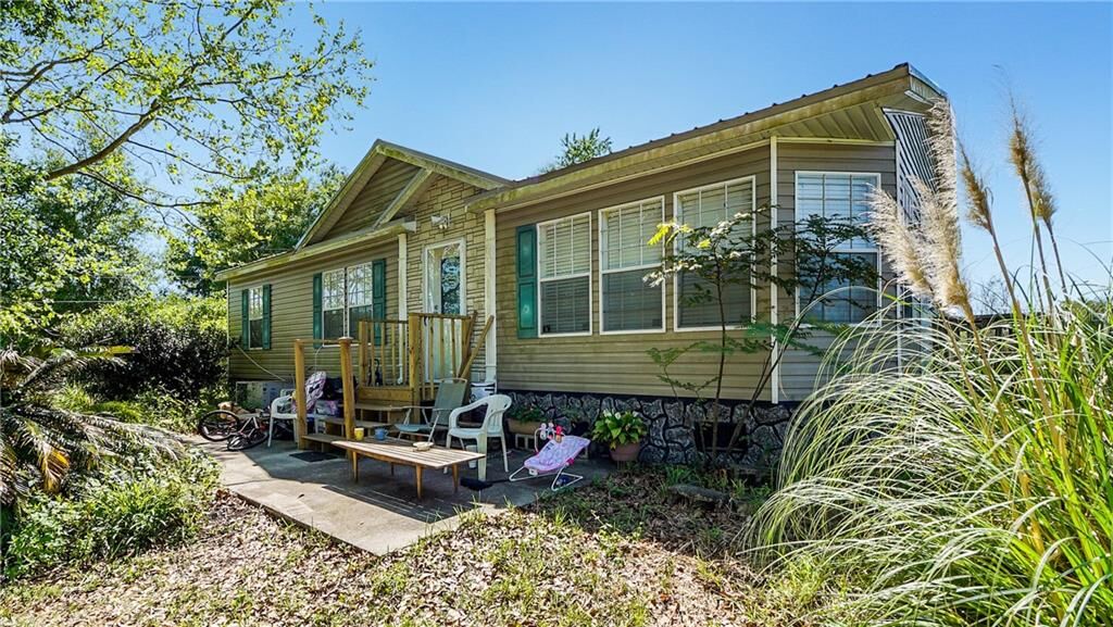 Property Photo: 17370 SE 155th Avenue FL 32195