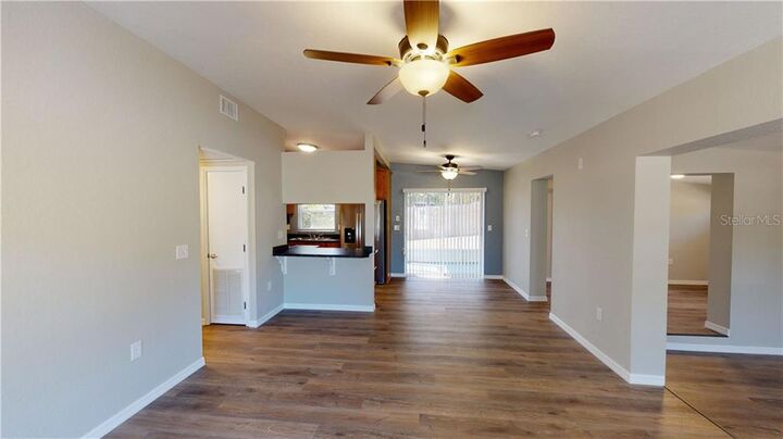 Property Photo: 1650 Avenue E NE FL 33881
