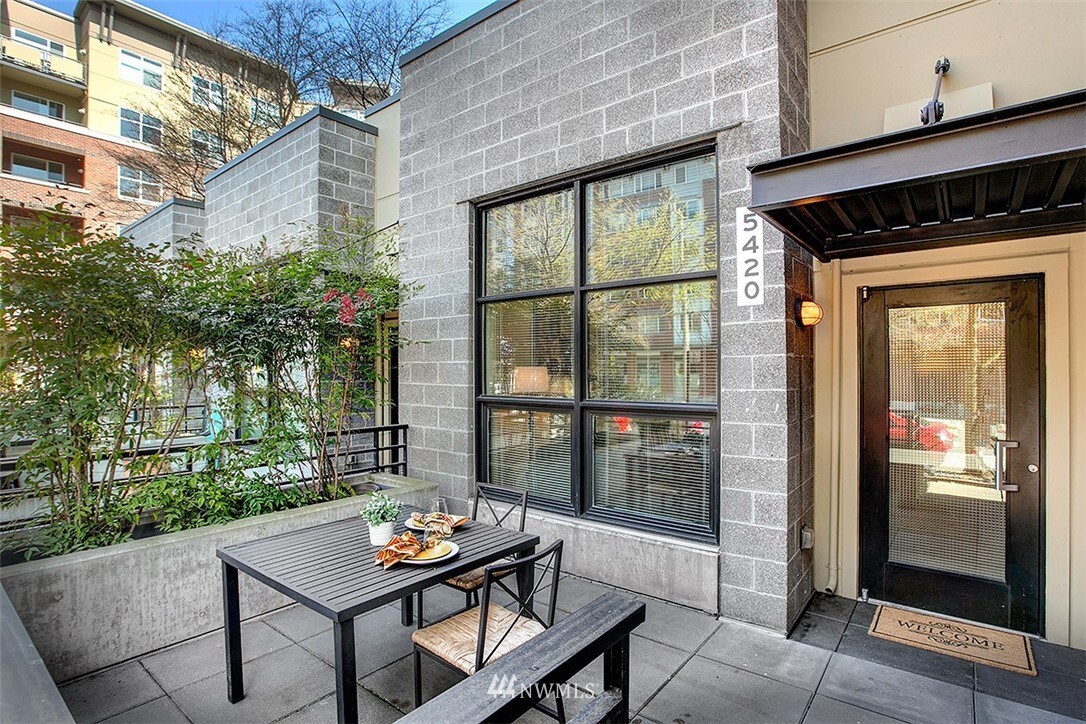 Property Photo:  5440  Leary Avenue NW 106  WA 98107 