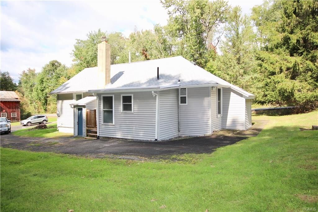 Property Photo:  450 Orrs Mills Road  NY 12553 