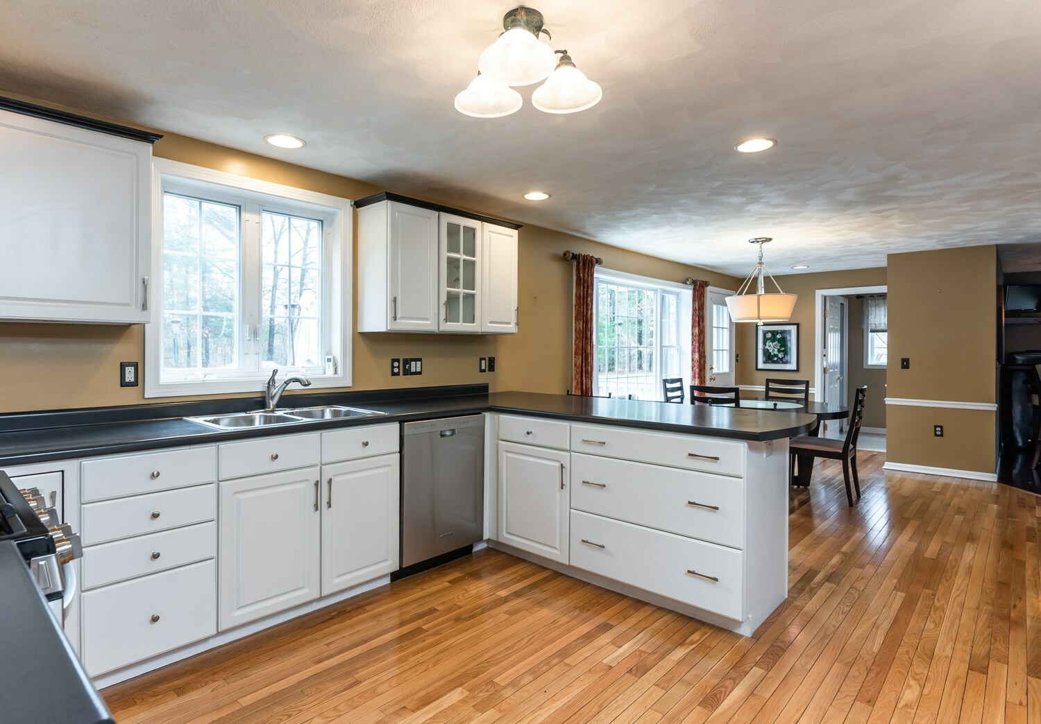 Property Photo:  16 Partridge Lane  NH 03865 