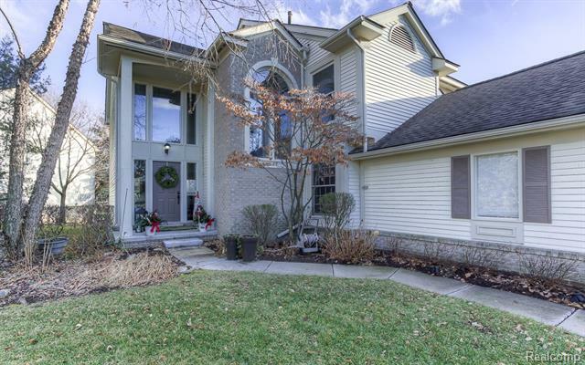 Property Photo:  7365 Danbury Drive  MI 48322 