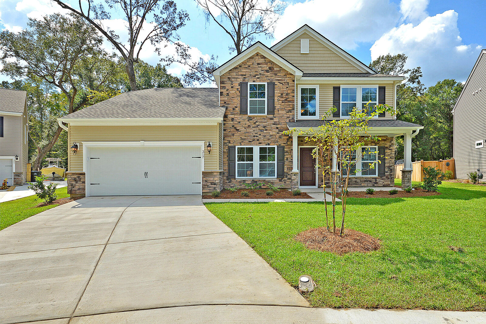 Property Photo: 449 Richfield Way SC 29486