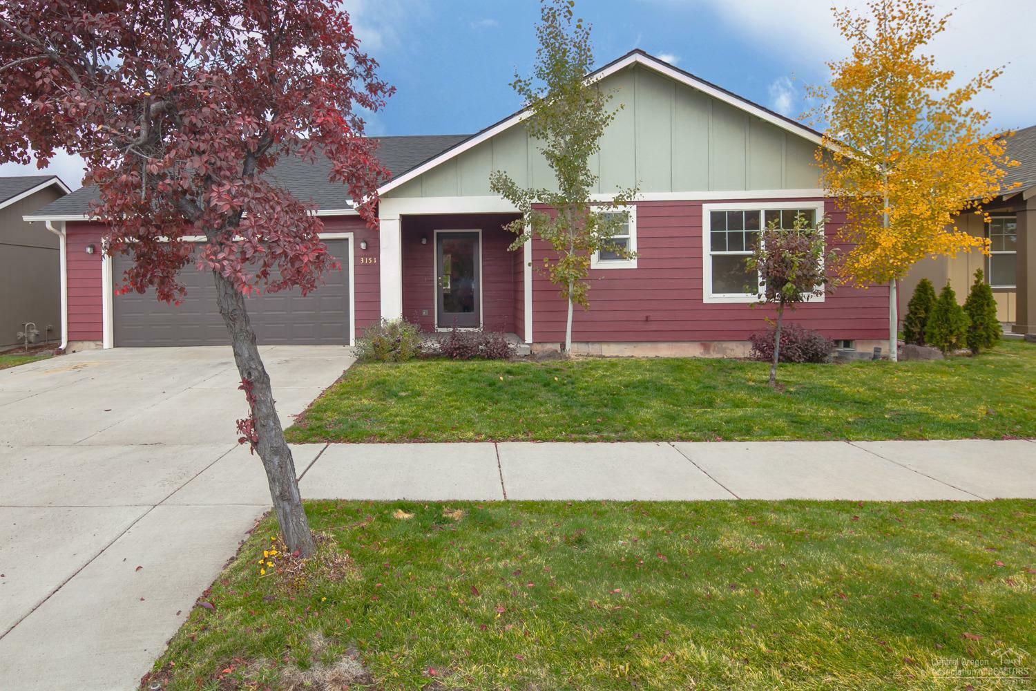 Property Photo:  3151 SW Juniper Avenue  OR 97756 