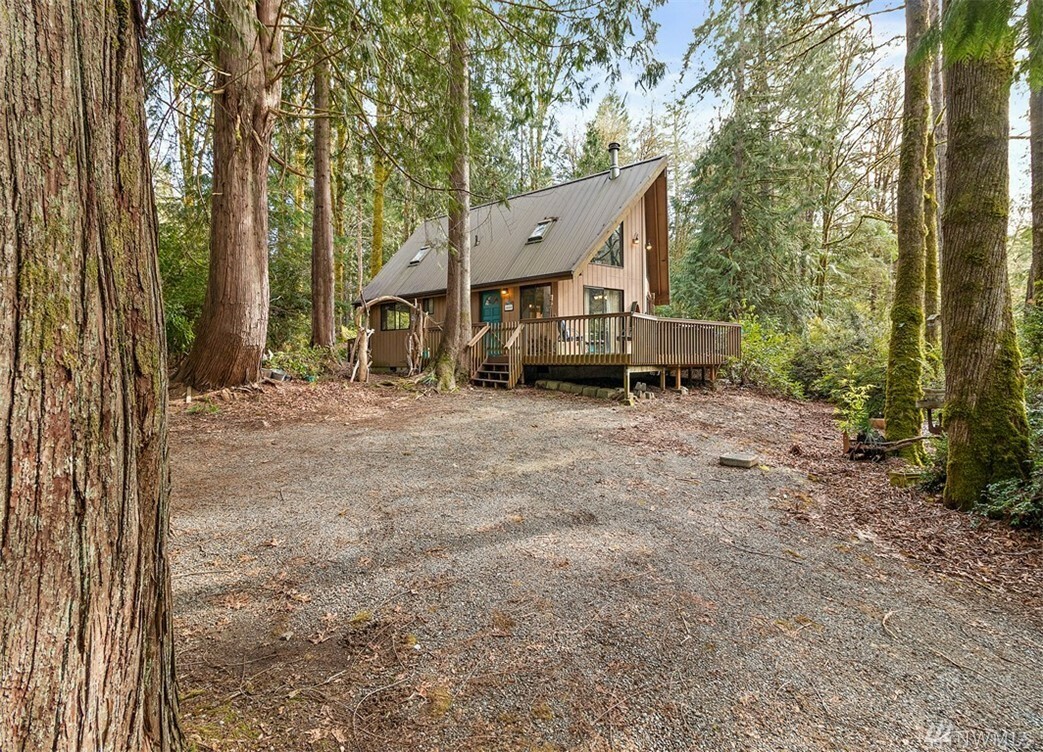 Property Photo: 444 E Pointes Dr WA 98584
