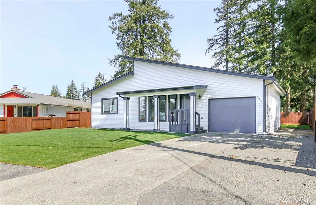 Property Photo: 139 179th Street E WA 98387