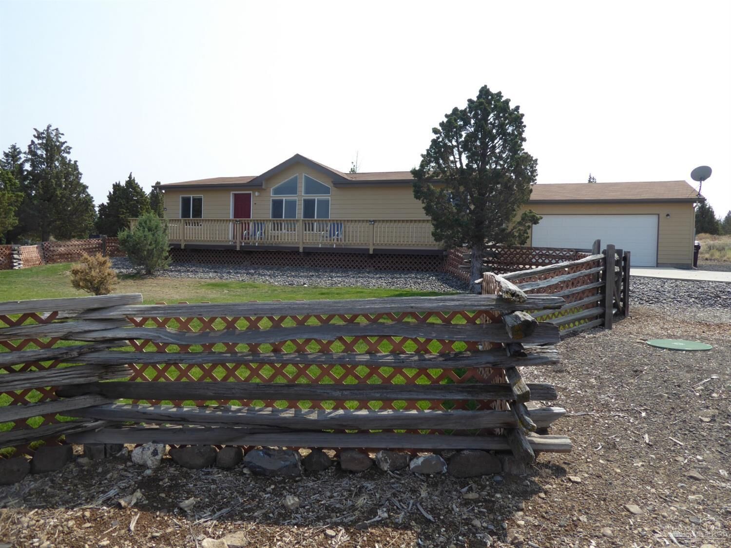 Property Photo:  5610 SE David Way  OR 97754 