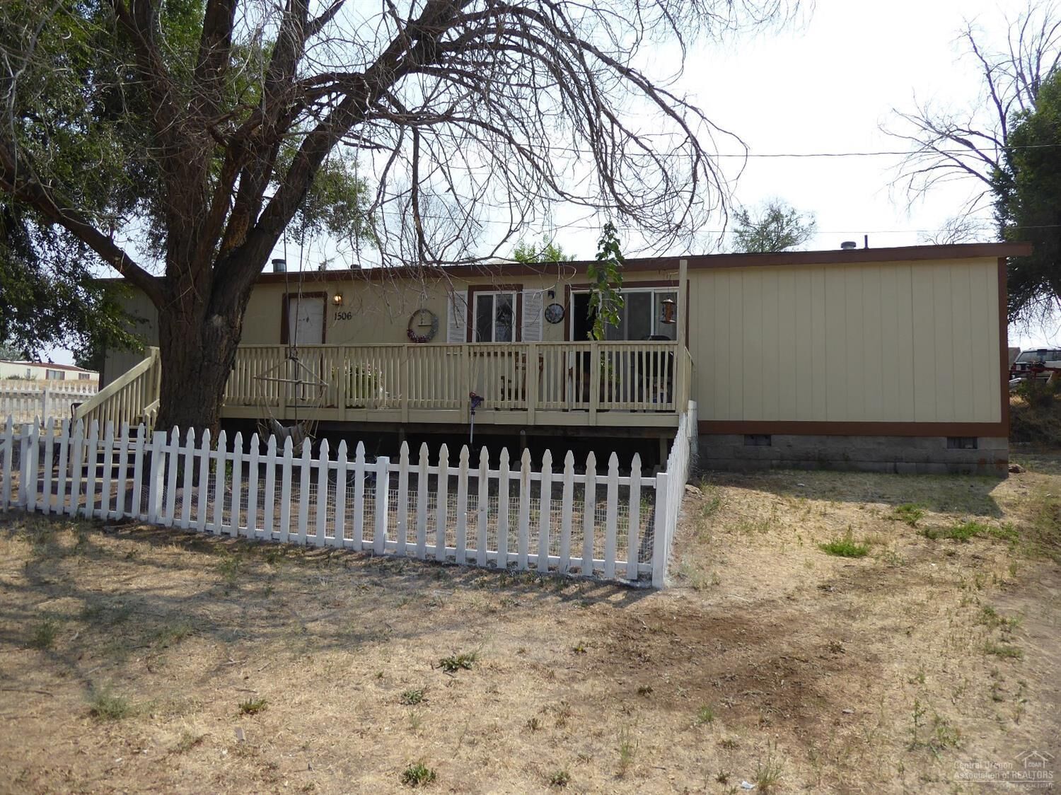 Property Photo: 1510 SW Olive Street OR 97741