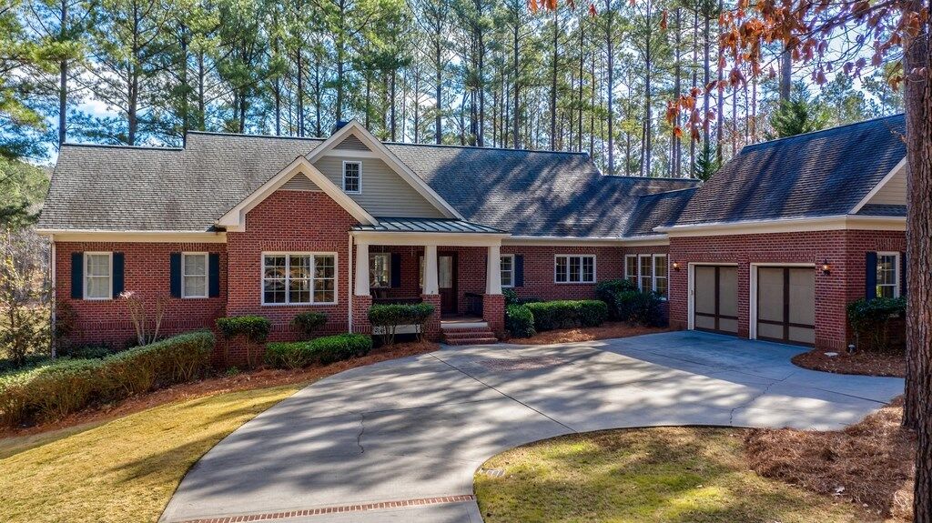 Property Photo: 1040 Hastings Court GA 30642