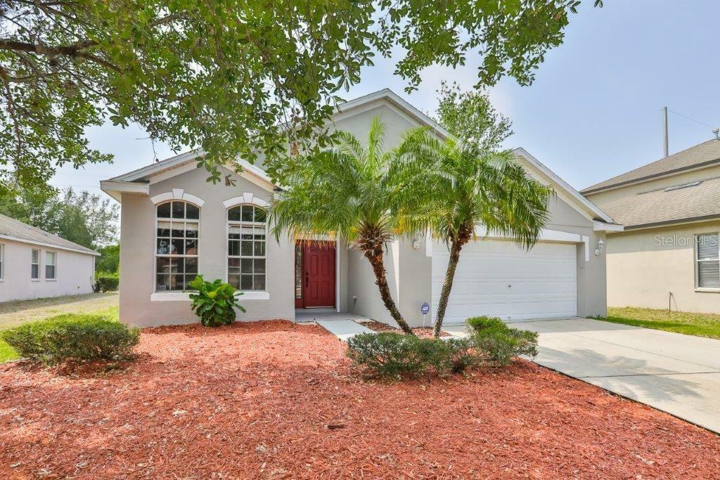 Property Photo:  5143 Clover Mist Drive  FL 33572 