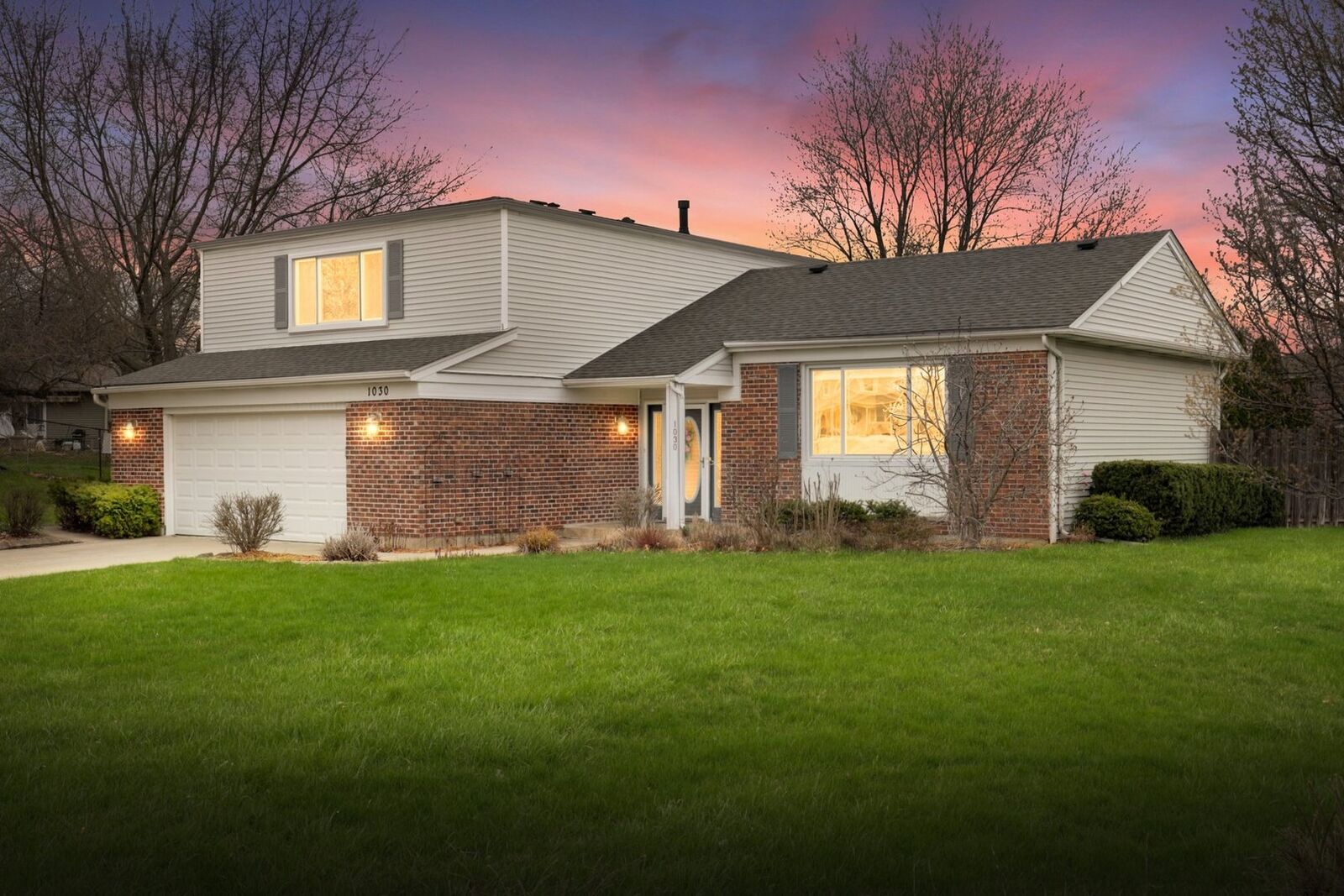 Property Photo: 1030 Piccadilly Court IL 60440